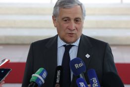 Le chef de la diplomatie italienne en Chine pour parler commerce et Iran