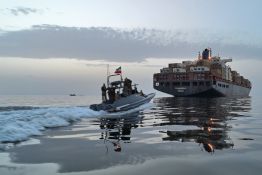 L'Iran a tiré des «missiles d'avertissement» contre deux navires américains en mer d'Oman, selon l'armée