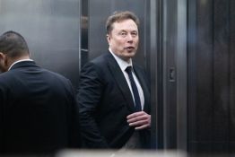 Elon Musk, visé par une enquête judiciaire en France, injurie des magistrats sur X