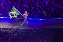 Shakira à Copacabana: 2 millions de fans font vibrer Rio
