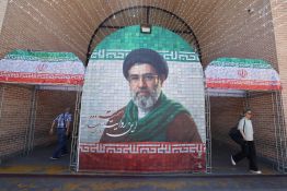 Iran: le pouvoir rompt le silence sur l'état de santé de Mojtaba Khamenei