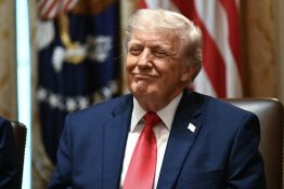 Trump «pas satisfait» des propositions iraniennes et menace de «pulvériser» Oman