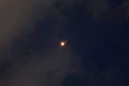 L'Iran tire des missiles sur Israël pour la première fois depuis la trêve au Moyen-Orient