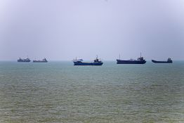 Le trafic dans le détroit d’Ormuz en forte hausse, sans revenir à la normale