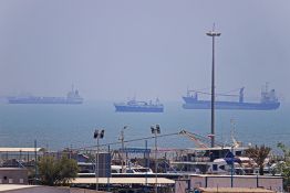 Détroit d'Ormuz: 25 navires l'ont franchi jeudi, un record depuis avril