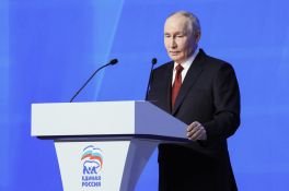 Ukraine: Poutine dit «attendre» le retour des négociateurs américains une fois la crise iranienne réglée