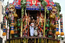 La fête des chars illumine Serampore