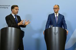 Otan: les soutiens de Kiev d'accord pour une aide militaire de 70 milliards d'euros en 2026 comme en 2027