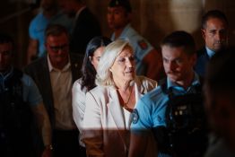 Le Pen: la Cour de cassation fera «tout» pour rendre sa décision avant la présidentielle