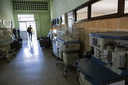 Entre appareils en panne et personnel épuisé, la santé cubaine au bord de la rupture