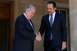 Chypre: Antonio Guterres propose une réunion des deux parties avec les «garants» de l'île