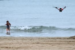 En bord de Méditerranée, des patrouilles de drones dopés à l'IA pour éviter les noyades