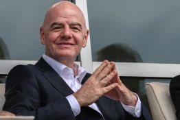 Foot: la Fifa confirme la candidature d'Infantino à sa réélection malgré la crise