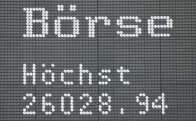 Les Bourses mondiales suspendues au Moyen-Orient, records en Europe