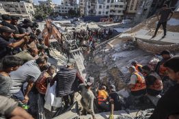 Gaza: 12 morts et plus de 100 disparus dans l'effondrement d'un immeuble