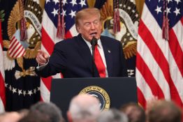 Trump choisit la commentatrice conservatrice Katie Zacharia comme porte-parole