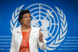 Le Nobel de la paix à la Sud-africaine Navi Pillay, une vie de combat contre les génocides