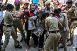 En Inde, le gouvernement cadenasse la révolte des «cafards» contre la commision électorale