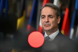 Grèce: le Parlement adopte une loi interdisant l'accès aux réseaux sociaux aux moins de 15 ans