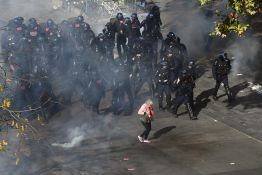 Journée de mobilisation en France: la tension monte dans les premiers rassemblements