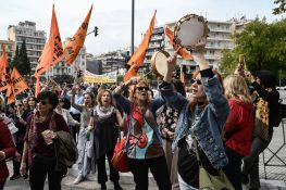 Grèce: «Comme en France», plus de 10.000 étudiants et enseignants dans la rue