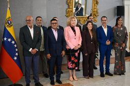 Venezuela: le gouvernement et l’opposition s’accordent sur le principe d’élections sous égide américaine