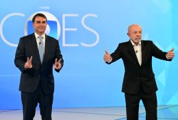 Présidentielle au Brésil: ultime débat plus policé mais sans concession entre Lula et Bolsonaro