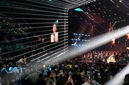 Retour triomphal d'une célèbre chanteuse à Damas, après 15 ans d'exil