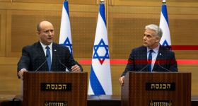 Bennett–Lapid : quand le système force les opposés à s’allier