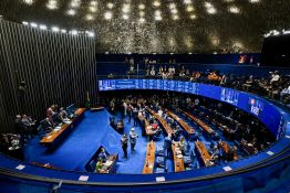Le Parlement brésilien approuve la réduction du temps de travail, promise par Lula