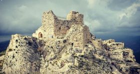 Israël prend le Château de Beaufort, élargit son offensive et franchit le Litani