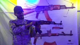 À Téhéran, des civils formés au maniement des armes