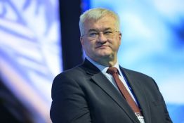 Le chef de la diplomatie ukrainienne a discuté des «efforts de paix» avec son homologue chinois