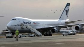 Un avion commercial iranien se pose en Chine, malgré la menace de sanction américaine