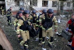 Dix morts dans une nouvelle attaque russe de missiles balistiques à Kiev