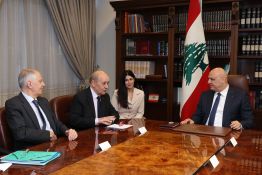 À Beyrouth, Le Drian soutient les efforts de cessez-le-feu