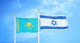 Le Kazakhstan rejoint les accords d’Abraham : un geste symbolique à portée stratégique
