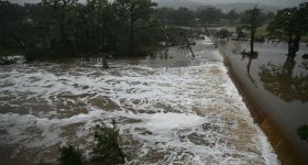 Plus de 80 morts dans les inondations au Texas: l'espoir de retrouver des survivants s'amenuise