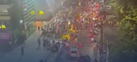 Manifestations devant un McDonald's à Saïda
