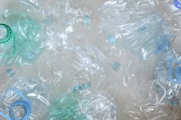 Plastique: les conséquences en Europe de la guerre au Moyen-Orient
