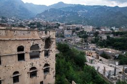 Yémen: les Houthis accusent Riyad de frappes meurtrières sur un marché