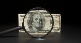 Le dollar baisse avec des nouvelles jugées encourageantes au Moyen-Orient