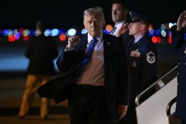 Les 100 jours passés, premier mouvement majeur dans l'équipe Trump