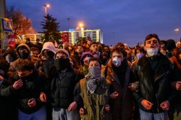 Turquie: manifestations massives en soutien au maire d'Istanbul qui en appelle à la \