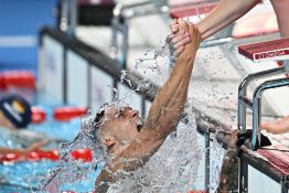 Natation: les États-Unis en or sur le relais 4x100 m nage libre, 8e titre olympique pour Dressel