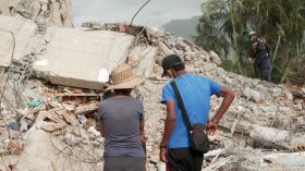 Venezuela: les recherches sous les décombres