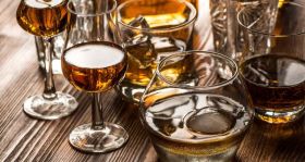 Entre inflation des bouteilles et nouveaux goûts, la consommation mondiale de vin au plus bas depuis 1961