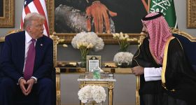 Trump accueilli par Mohammed ben Salmane à Riyad