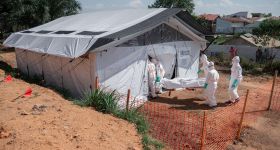 L'épidémie d'Ebola en RDC ne recule pas mais «se déplace», alerte MSF