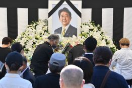 Japon: le meurtrier de l’ex-Premier ministre Abe condamné à la prison à vie